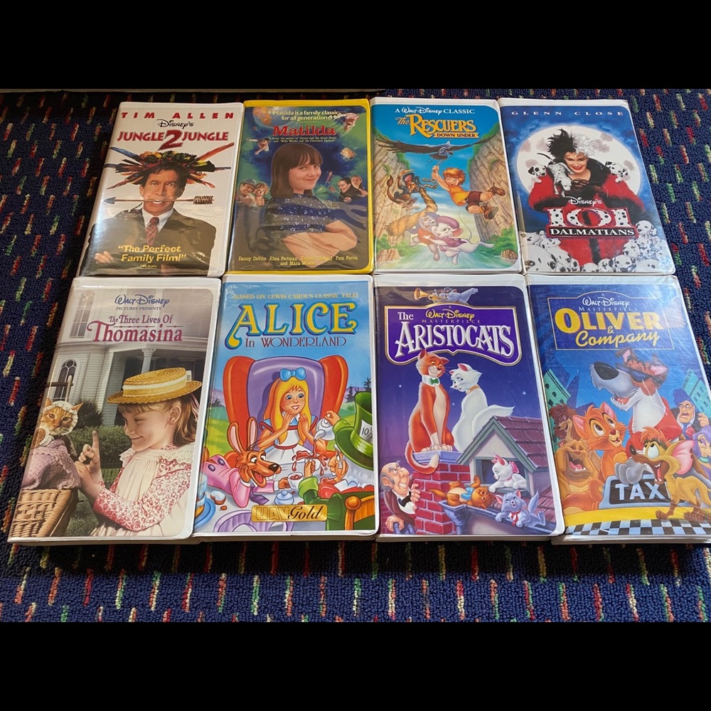 Lot of 8 Disney & Classic Movies in VHS
